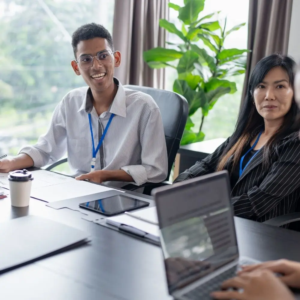 Strateji̇k İnsan Kaynaklari Uzmanliği Eği̇ti̇mi̇ ve Endüstriyel Standartlar