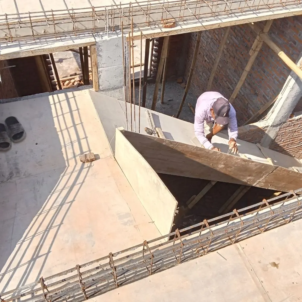 Tehli̇keli̇ Ve Çok Tehli̇keli̇ İşlerde Çalişanlara Yöneli̇k Ahşap Kalipçi Eği̇ti̇mi̇ ve Sektörel Yeterlilik